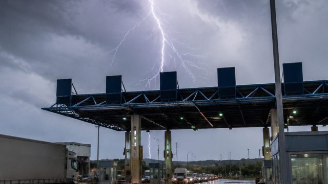 Severe Thunderstrike Halts Operations at Evzoni Border Crossing